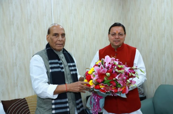 मुख्यमंत्री ने की रक्षामंत्री से शिष्टाचार भेंट