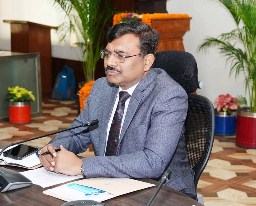 प्रदेश के विभिन्न परियोजनाओं पर विचार, विमर्श किया