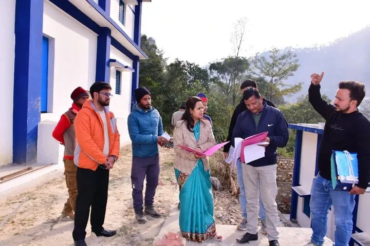 जिलाधिकारी ने काण्डा ग्राम समूह पेयजल योजना का किया औचक निरीक्षण