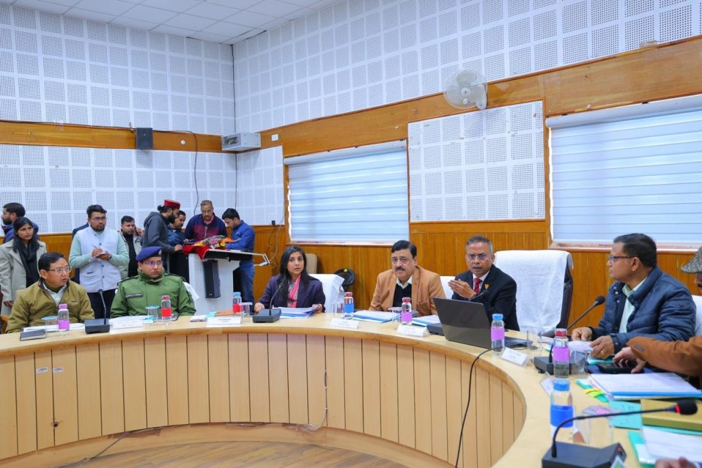 जनपद पौड़ी में बढ़ते मानव-वन्यजीव संघर्ष को गंभीरता से लेते हुए मुख्यमंत्री के निर्देशों के क्रम में शासन स्तरीय अधिकारियों का दल पहुंचा पौड़ी