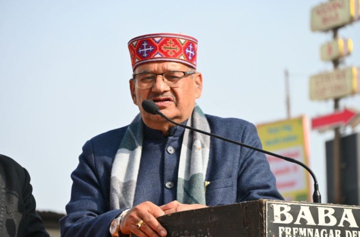 व्यापार मंडल प्रेम नगर एवं महावीर सेवा समिति द्वारा आयोजित कंबल वितरण कार्यक्रम में प्रतिभाग करते कैबिनेट मंत्री गणेश जोशी