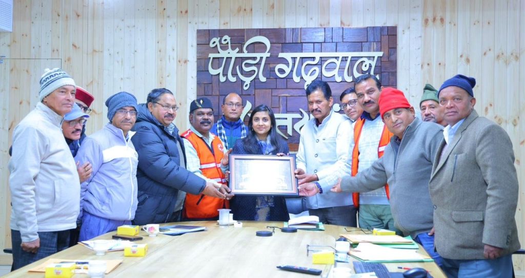 एनआईसी कक्ष में आयोजित हुई भारतीय रेडक्रॉस सोसायटी की जिला कार्यकारिणी बैठक