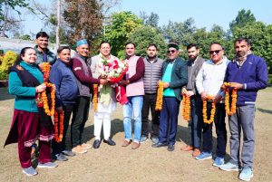 उपनल कर्मचारी संघ ने सीएम धामी से भेंट कर जताया आभार