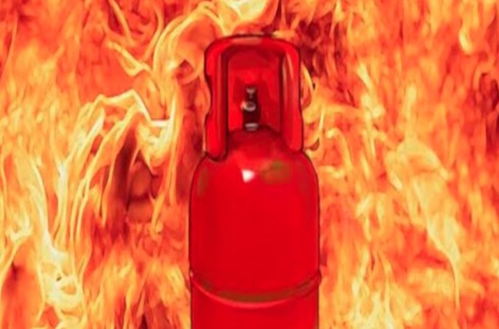 रामपुर में बड़ा हादसा- चाय की दुकान में फटा गैस सिलिंडर, दो लोग गंभीर रूप से घायल