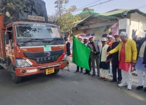 शीतलहर के बीच राहत अभियान, डॉ. धन सिंह रावत ने रेडक्रॉस के ट्रकों को दिखाई हरी झंडी