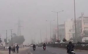 उत्तराखंड में मौसम का बदला मिजाज: मैदानी क्षेत्रों में कोहरा, पहाड़ों में कड़ाके की ठंड से जनजीवन प्रभावित