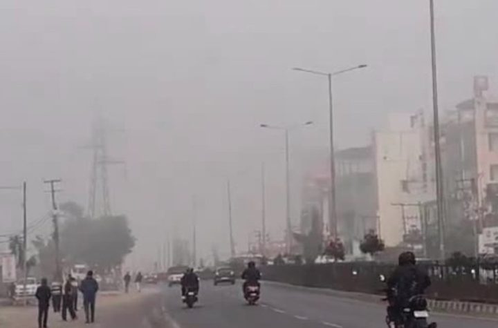 उत्तराखंड में मौसम का बदला मिजाज: मैदानी क्षेत्रों में कोहरा, पहाड़ों में कड़ाके की ठंड से जनजीवन प्रभावित