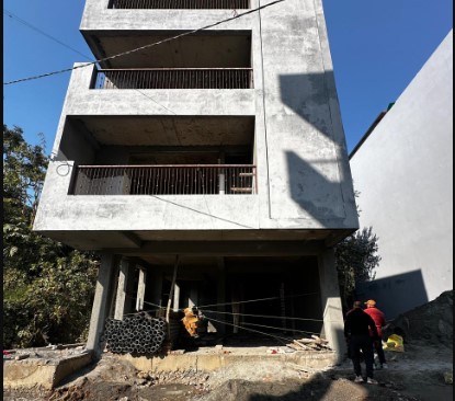 एमडीडीए उपाध्यक्ष बंशीधर तिवारी के नेतृत्व में अवैध निर्माणों पर बड़ी कार्रवाई, मालसी-मसूरी व ग्राफिक एरा रोड पर सीलिंग