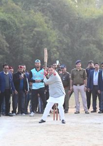 खेल में करियर की अपार संभावनाएं : धामी