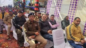 ग्रामीणों की शिकायतों का निराकरण किया