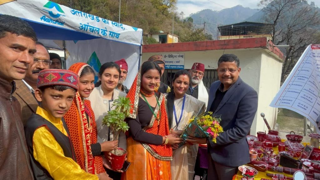 पाबौ में बहुउद्देश्यीय शिविर से जनता को राहत, योजनाओं का लाभ और शिकायतों का समाधान एक ही स्थान पर