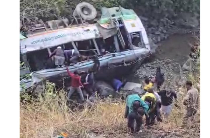 विकासनगर में दर्दनाक हादसा, हिमाचल रोडवेज की बस गहरी खाई में गिरी, तीन की मौत