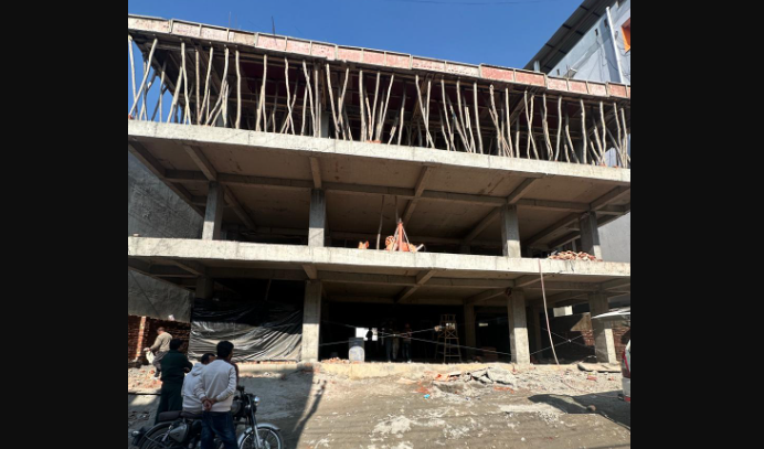 प्राधिकरण क्षेत्रान्तर्गत विभिन्न क्षेत्रों में अवैध बहुमंजिला निर्माणों पर प्राधिकरण की सख़्त कार्रवाई