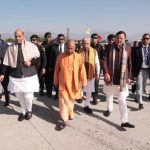 रक्षा मंत्री राजनाथ सिंह, केंद्रीय मंत्री मनोहर लाल खट्टर और यूपी के मुख्यमंत्री योगी आदित्यनाथ पहुंचे देहरादून