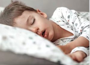 क्या आपका बच्चा भी लेता है खर्राटे? तो ना करें नजरअंदाज, हो सकता है किसी बीमारी का संकेत