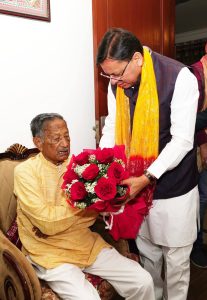 मुख्यमंत्री ने पूर्व मुख्यमंत्री ख़डूडी को होली की बधाई