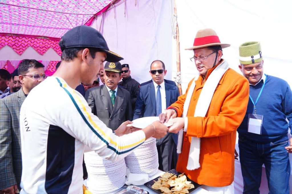 मुख्यमंत्री ने किया अग्निवीरों से संवाद