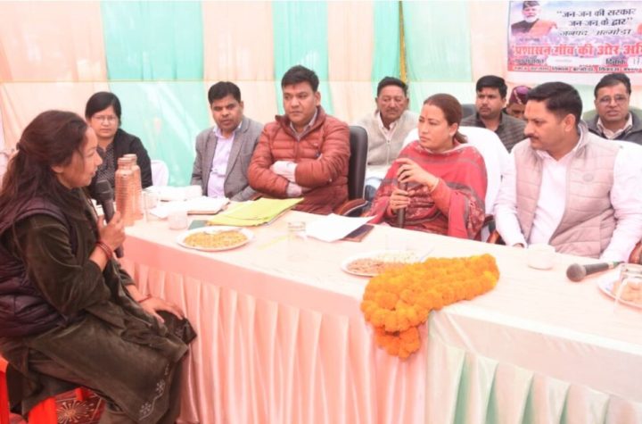 मंत्री रेखा आर्या ने किया 50 से अधिक शिकायतों का मौके पर निस्तारण