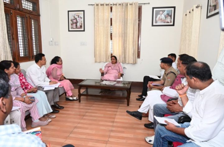 गैस एजेंसियां उपभोक्ताओं की आवश्यकता के अनुरूप ही सिलेंडर उपलब्ध कराएं- ऋतु खण्डूडी भूषण