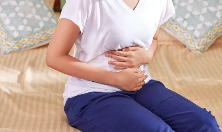 पेट से जुडी सामान्य समस्याओं को न करें नजरअंदाज, हो सकते हैं पेट के कैंसर के शुरुआती लक्षण