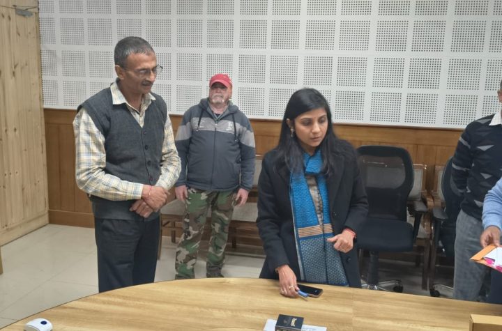 लघु उद्यम, हथकरघा एवं हस्तशिल्प पुरस्कार हेतु जनपद स्तरीय चयन समिति की बैठक संपन्न