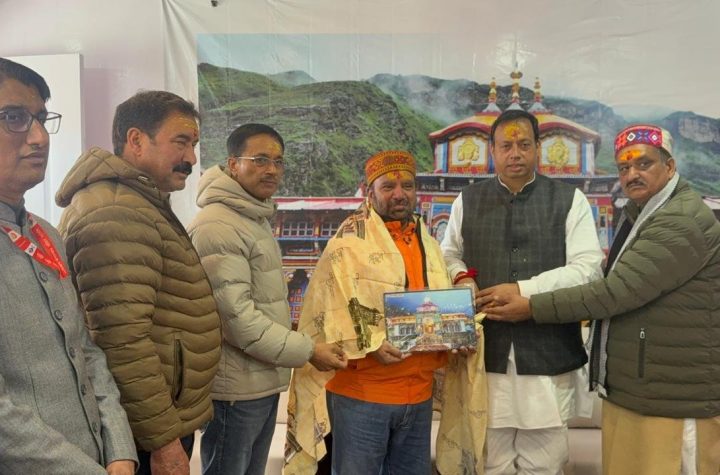 प्रसिद्ध उद्योगपति तथा बीकेटीसी वरिष्ठ सदस्य महेन्द्र शर्मा ने मंदिर समिति को ₹1.01 करोड़ का दान दिया