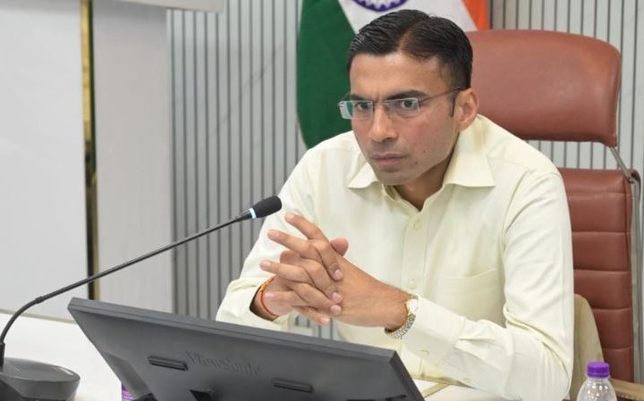 जिला प्रशासन का बड़ा एक्शन: नियम तोड़ने पर 17 होमस्टे का पंजीकरण निरस्त