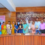 मेहनत का मिला मान: पौड़ी के 21 मेधावी छात्र-छात्राओं का सम्मान, जिलाधिकारी ने दिया सफलता का मंत्र