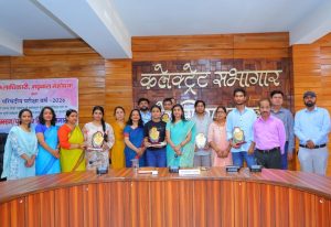 मेहनत का मिला मान: पौड़ी के 21 मेधावी छात्र-छात्राओं का सम्मान, जिलाधिकारी ने दिया सफलता का मंत्र