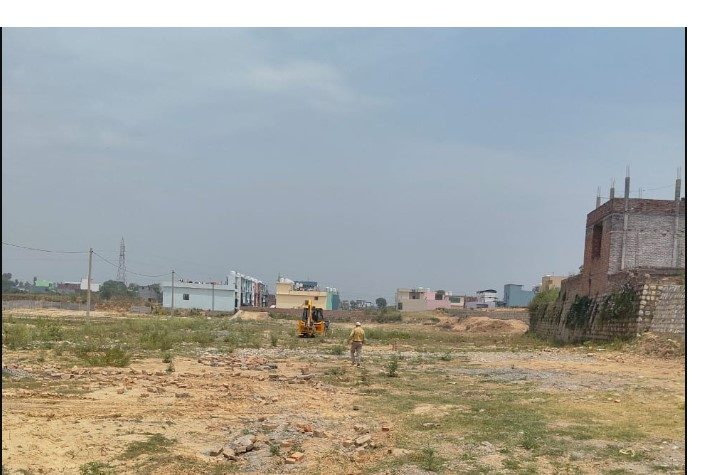 अवैध प्लॉटिंग पर एमडीडीए का सख्त एक्शन, मेहुवाला में 10 बीघा जमीन पर विकसित हो रही अवैध कॉलोनी ध्वस्त