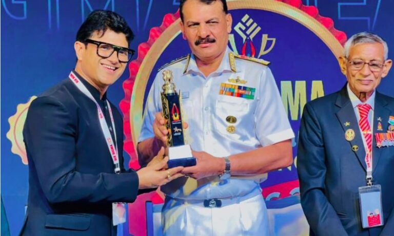 नौसेना प्रमुख एडमिरल दिनेश के. त्रिपाठी ने शिक्षाविद ललित मोहन जोशी को किया सम्मानित