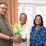 मंत्री गणेश जोशी ने रिटायर्ड हवलदार उदय सिंह थापा को दी 100वें जन्मदिवस की शुभकामनाएं