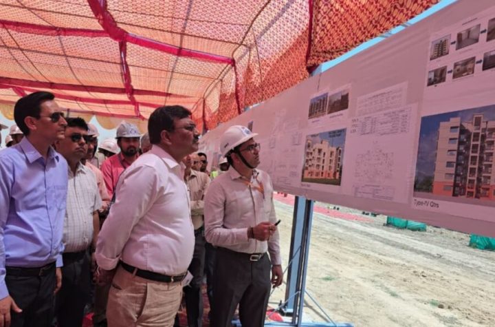 मुख्य सचिव आनन्द बर्द्धन ने निर्माणाधीन सेटेलाइट एम्स का किया स्थलीय निरीक्षण