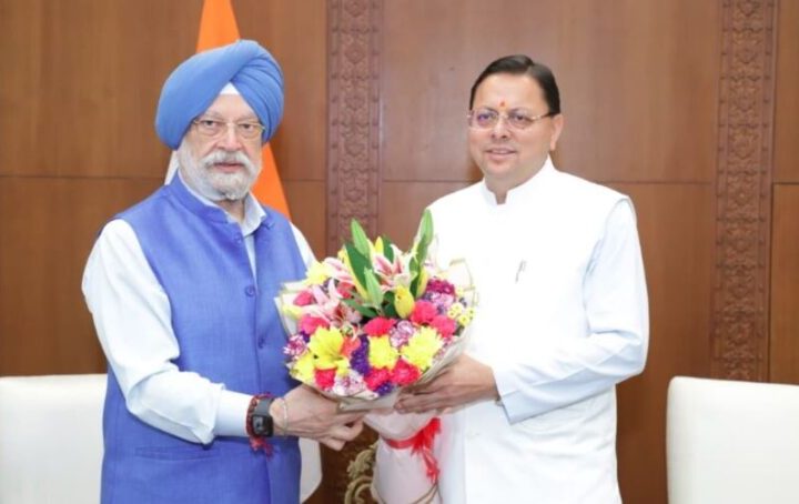 मुख्यमंत्री धामी ने केंद्रीय पेट्रोलियम एवं प्राकृतिक गैस मंत्री हरदीप सिंह पुरी से की मुलाकात