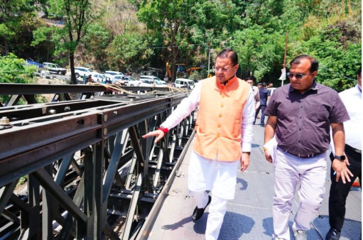 मुख्यमंत्री धामी ने मसूरी रोड स्थित शिव मंदिर के निर्माणाधीन पुल का किया स्थलीय निरीक्षण