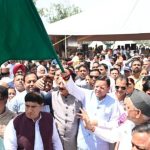 मुख्यमंत्री धामी ने चार धाम जाने वाली बसों को हरी झंडी दिखाकर किया रवाना