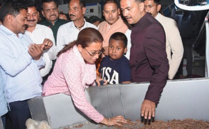 पिरूल आधारित बायोमास उद्योग से मिलेगा महिलाओं को रोजगार- रेखा आर्या