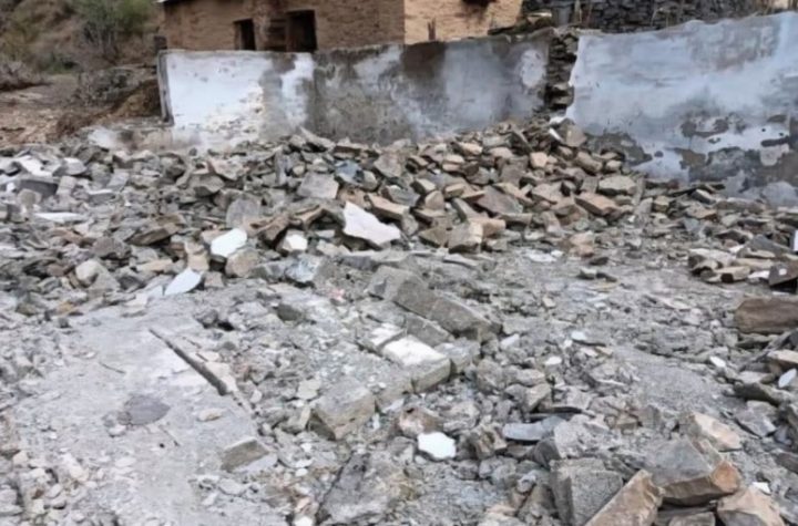 जिले में चिन्हित 64 पूर्णतः निर्जीर्ण विद्यालय भवनों में से 56 ध्वस्त