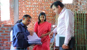 गरुड़चट्टी-नीलकंठ मोटर मार्ग का पैचवर्क हर हाल में 15 मई तक पूरा करें अधिकारी— डीएम