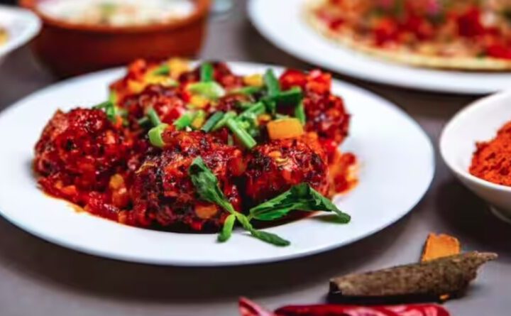 क्या आप भी खाते हैं ज्यादा तीखा और मसालेदार खाना? अगर हां, तो जान लीजिये इसके नुकसान