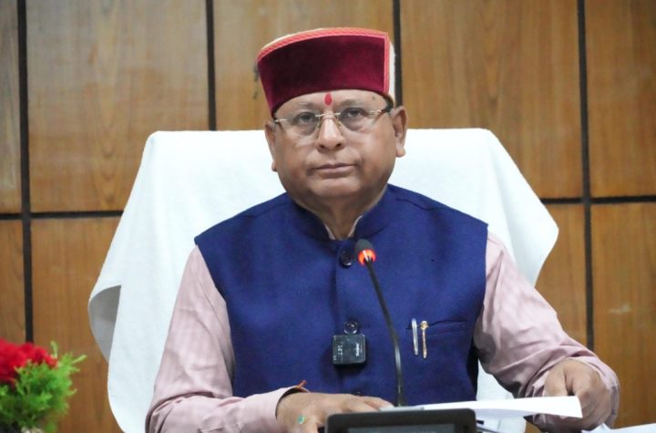 मंत्री खजान दास ने विभागीय अधिकारियों के साथ की समीक्षा बैठक