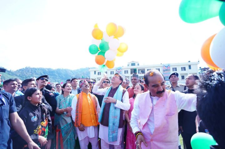 मुख्यमंत्री ने उच्चीकृत क्रिकेट मैदान का लोकार्पण किया