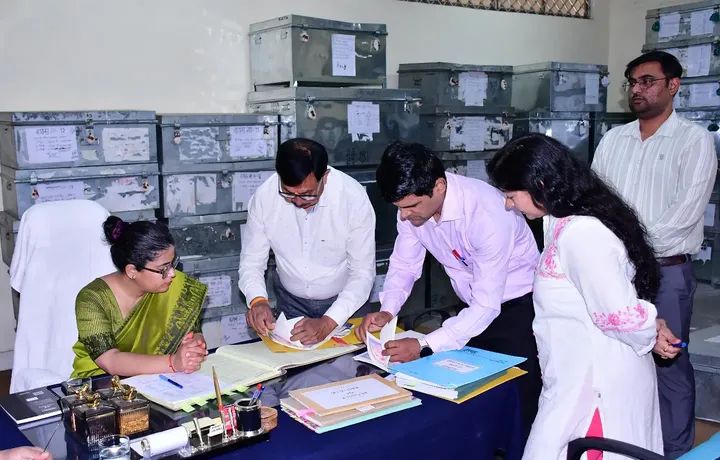 डीएम ने कार्यभार ग्रहण किया