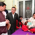 मुख्यमंत्री धामी ने जिला चिकित्सालय पिथौरागढ़ का किया औचक निरीक्षण
