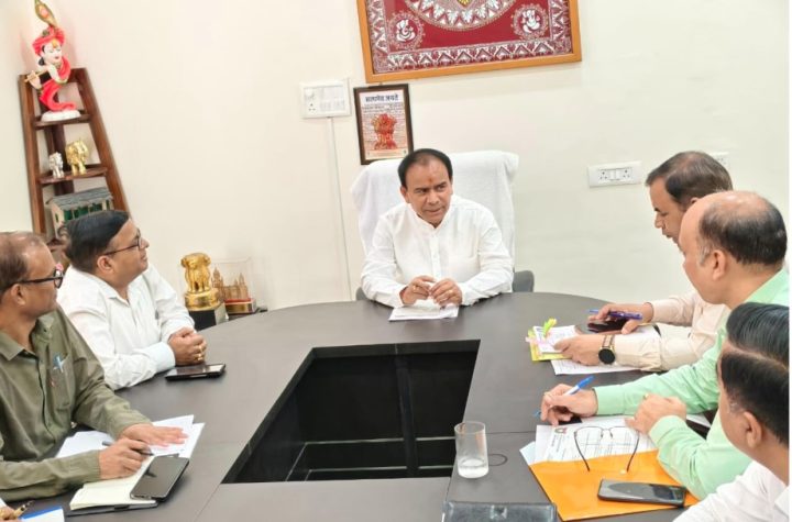 एनआईटी श्रीनगर के निर्माण कार्यों में लायें तेजी- डाॅ. धन सिंह रावत
