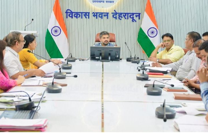 लंबित पेयजल योजनाएं जल्द पूरी हों, हर घर तक पहुंचे स्वच्छ जल- सीडीओ