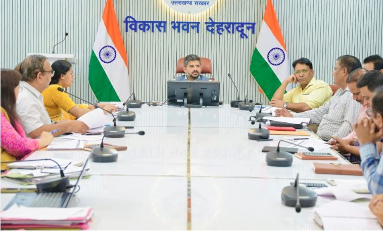 लंबित पेयजल योजनाएं जल्द पूरी हों, हर घर तक पहुंचे स्वच्छ जल- सीडीओ