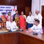 अधिकारियों को जनसमस्याएं समय पर निस्तारण करने के निर्देश दिए