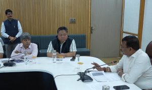 निर्माण कार्यों में तेजी लाने के निर्देश दिए