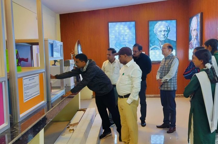 छात्रों के लिए ज्ञान-विज्ञान का नया केंद्र बनेगा जिला विज्ञान संग्रहालय: आयुक्त गढ़वाल
